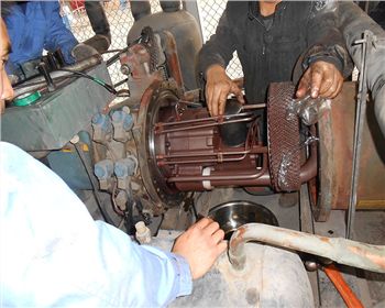 綿陽中央空調保養--螺桿壓縮機（維修）